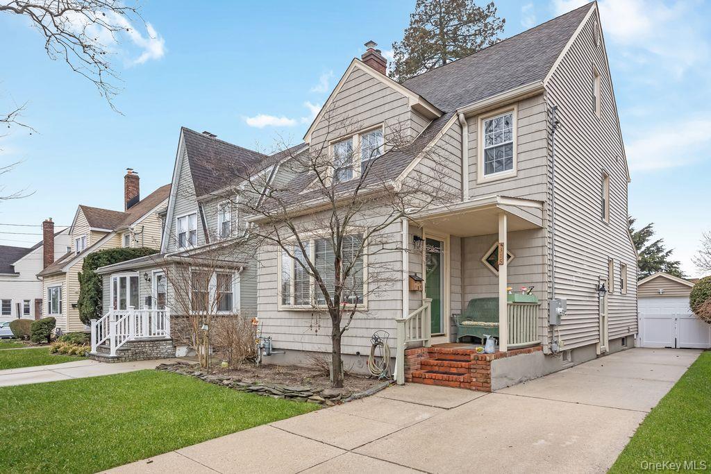 315 Marcellus Road, Mineola, NY 11501