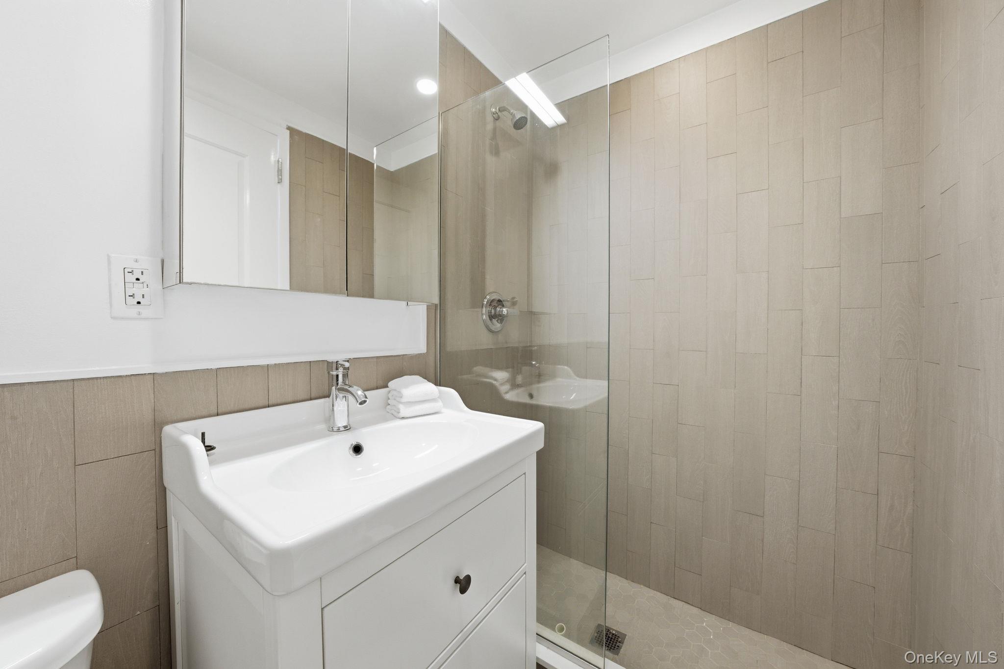 236 W 112th Street # 2, New York (Manhattan), NY 10026