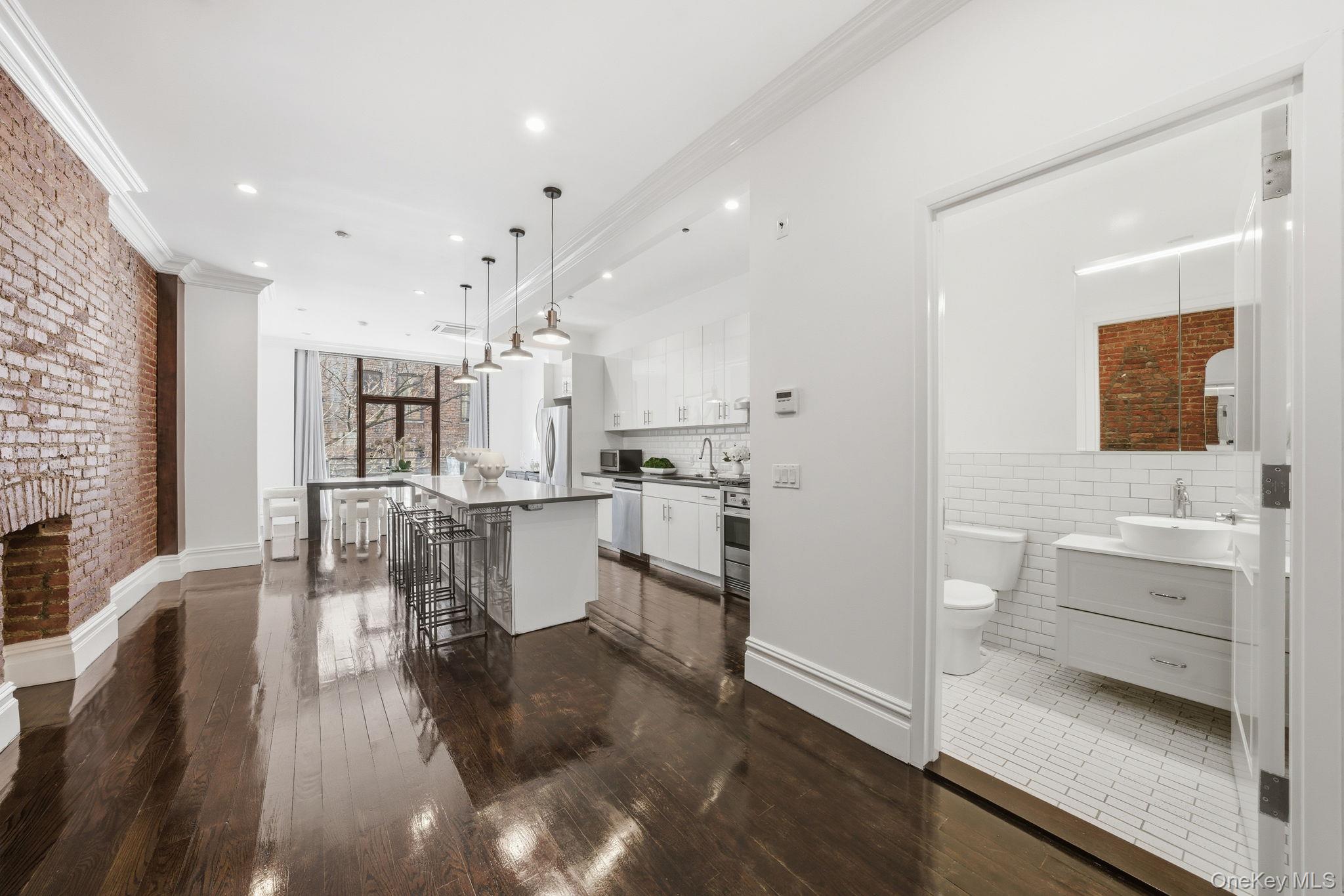 236 W 112th Street # 2, New York (Manhattan), NY 10026