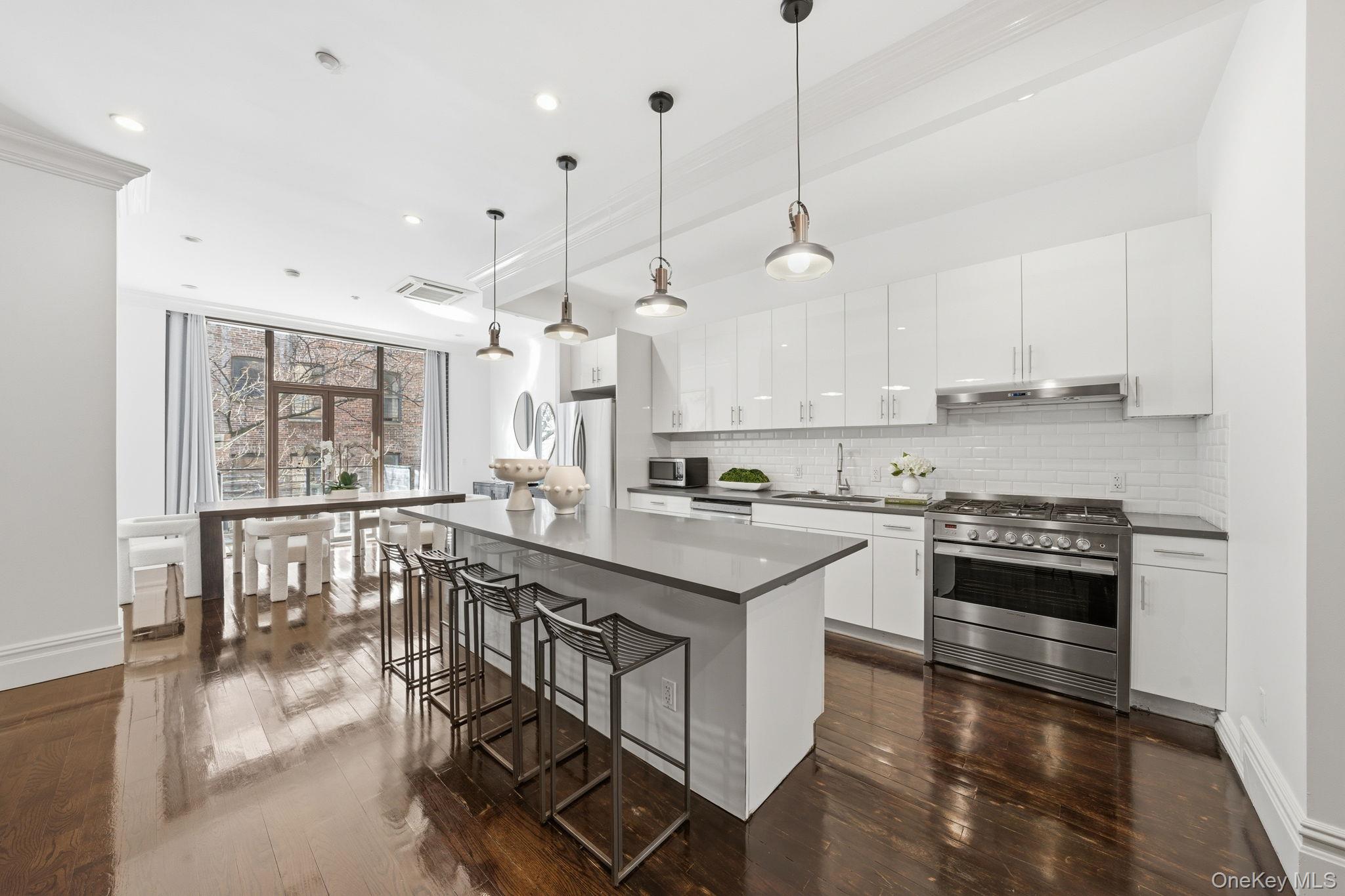 236 W 112th Street # 2, New York (Manhattan), NY 10026