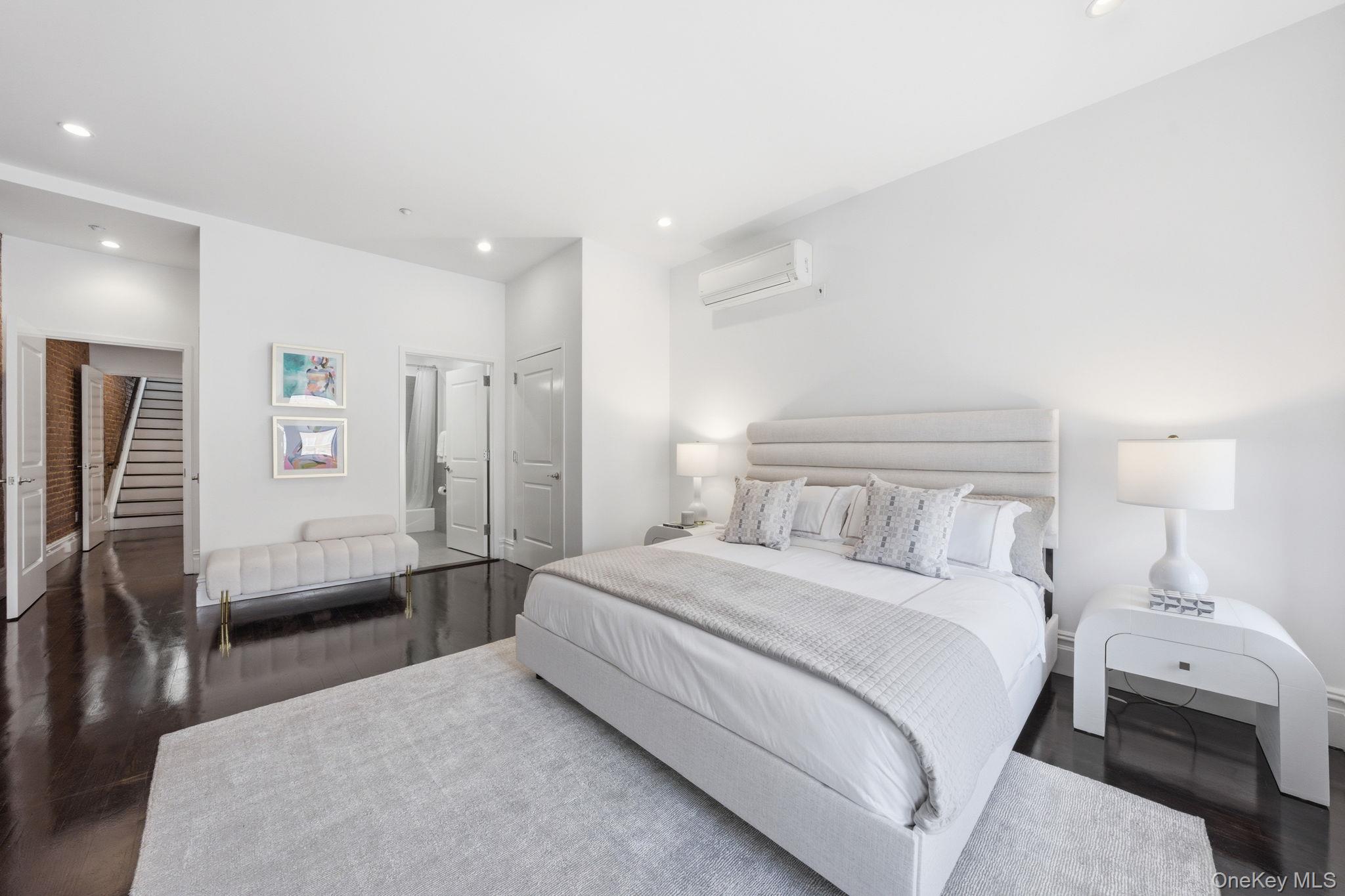 236 W 112th Street # 2, New York (Manhattan), NY 10026