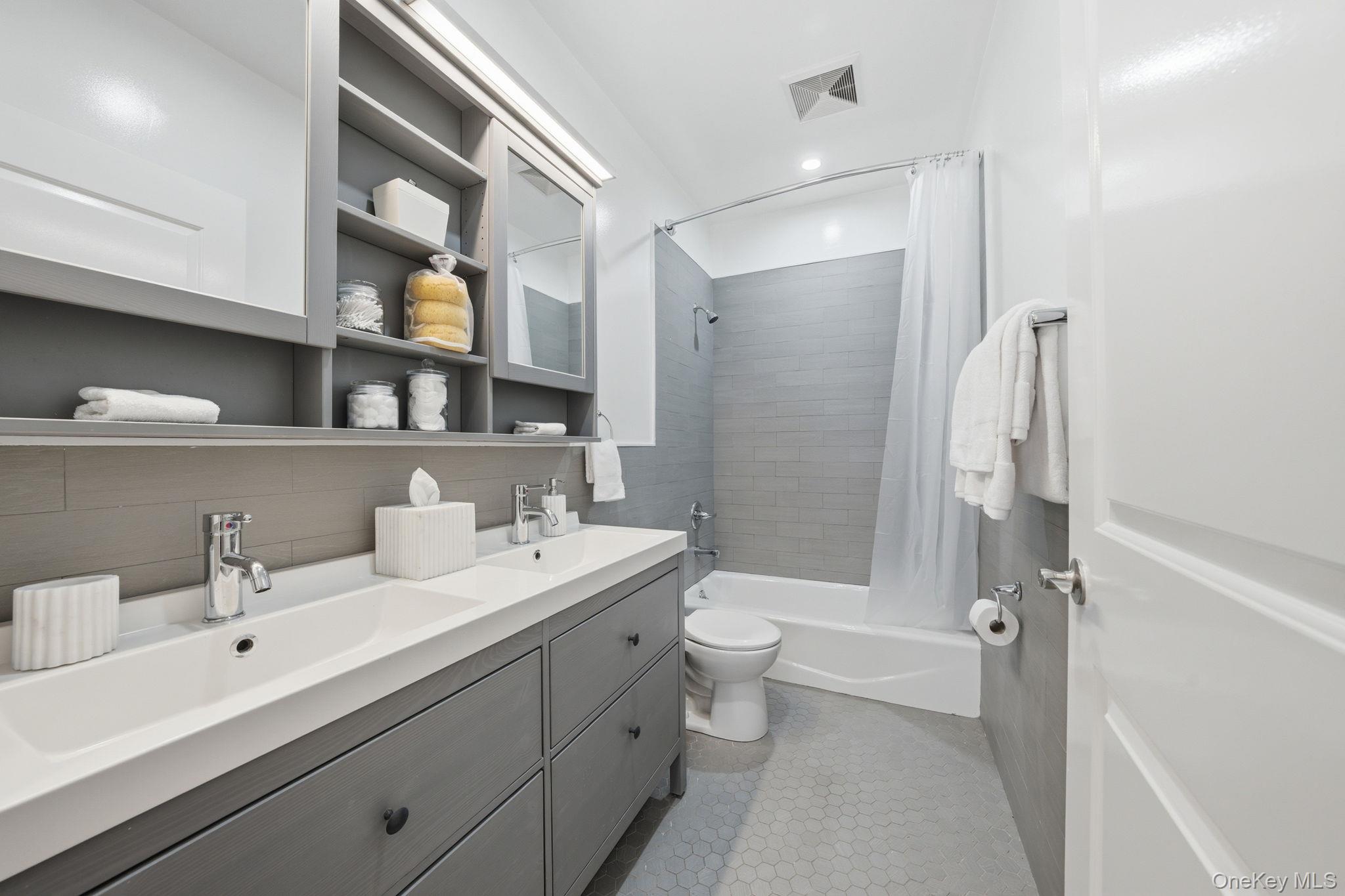 236 W 112th Street # 2, New York (Manhattan), NY 10026