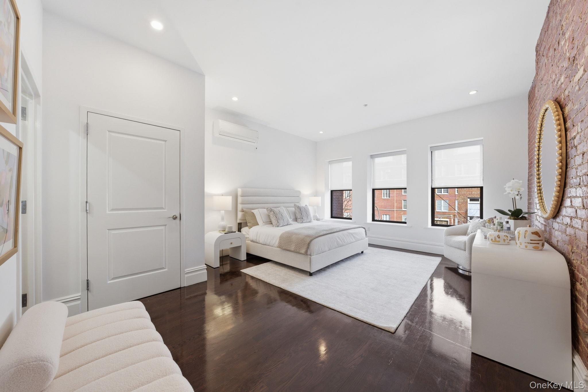 236 W 112th Street # 2, New York (Manhattan), NY 10026