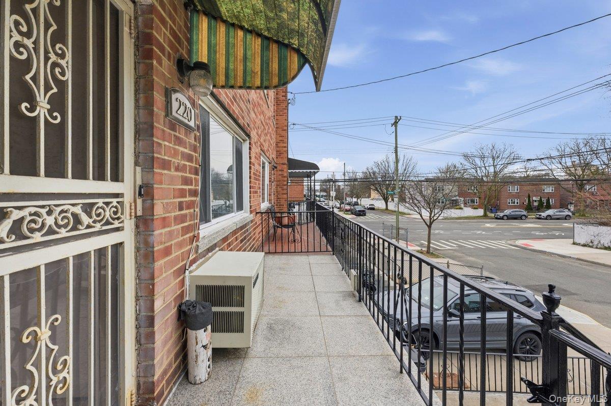 220 Calhoun Avenue, Bronx, NY 10465