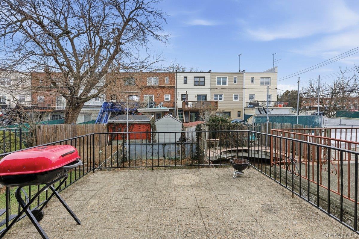 220 Calhoun Avenue, Bronx, NY 10465