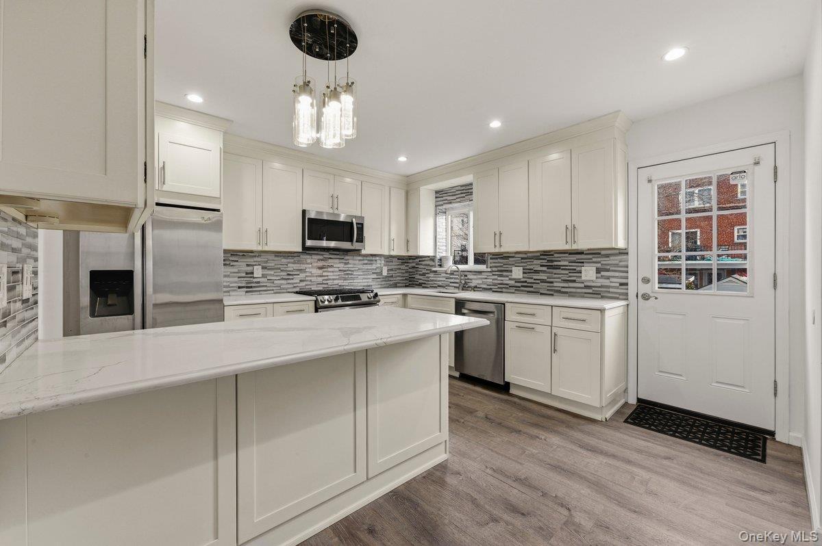 220 Calhoun Avenue, Bronx, NY 10465