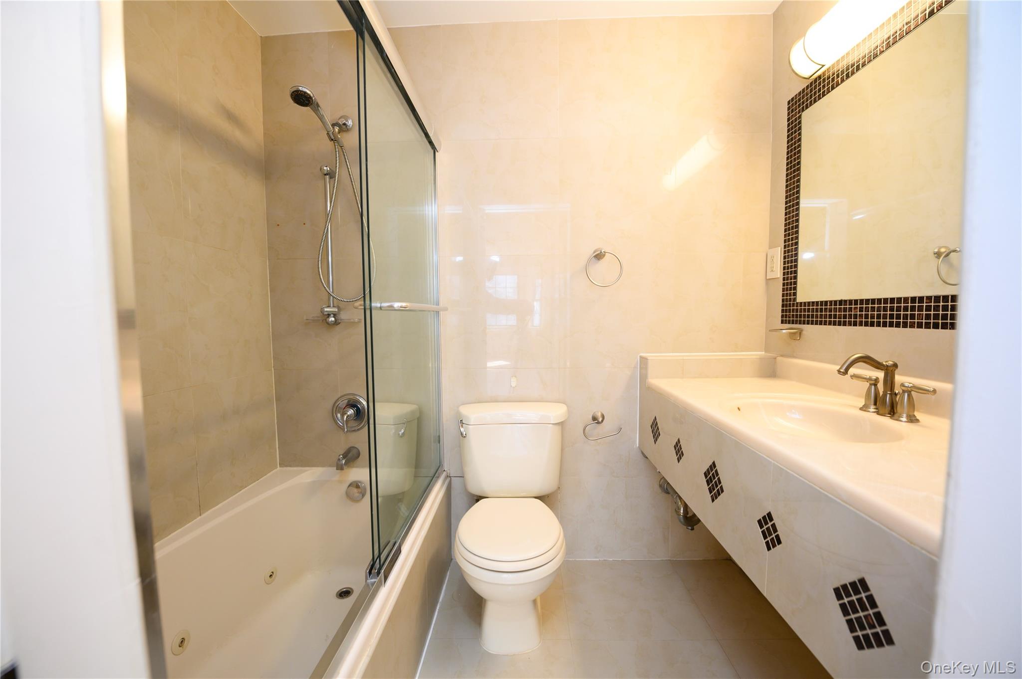 7124 164th Street # 2FL, Fresh Meadows, NY 11365