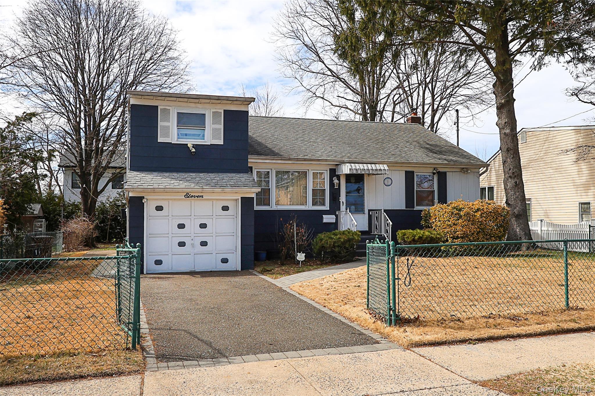 11 Elton Street, Westbury, NY 11590