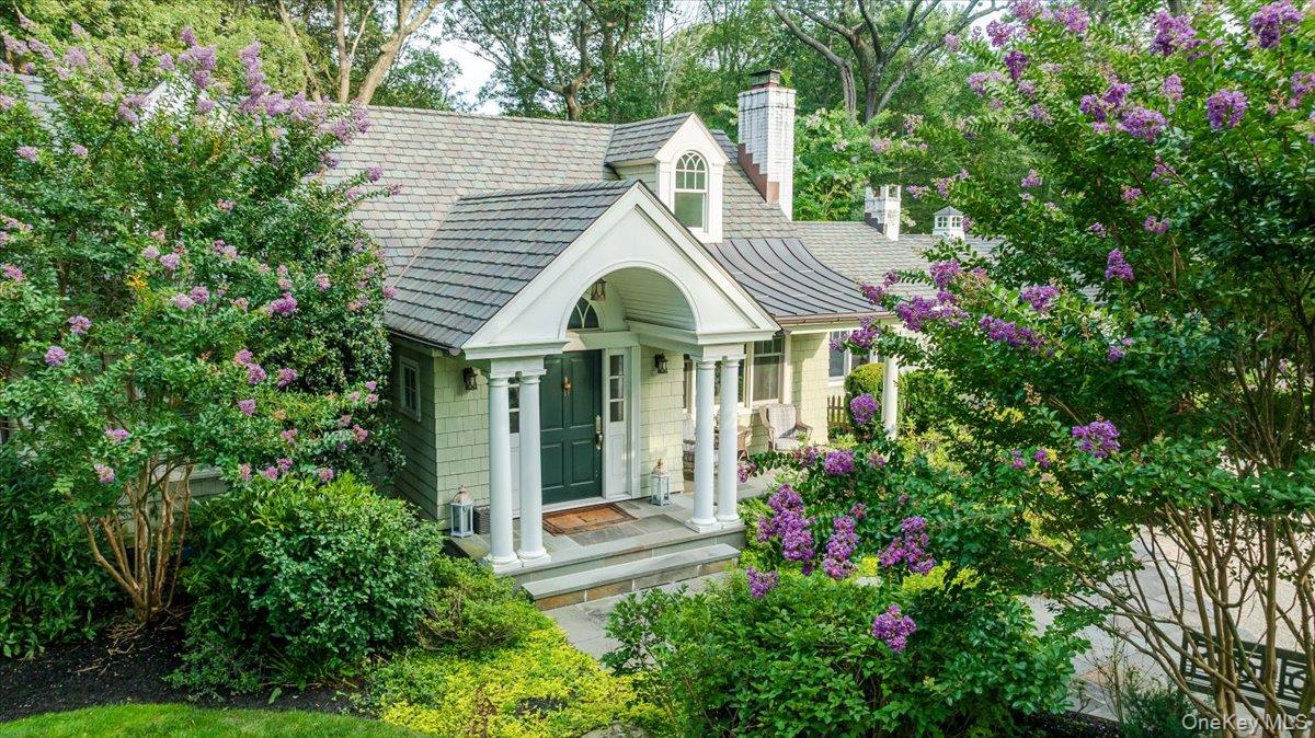 203 Sunset Road, Oyster Bay Cove, NY 11771