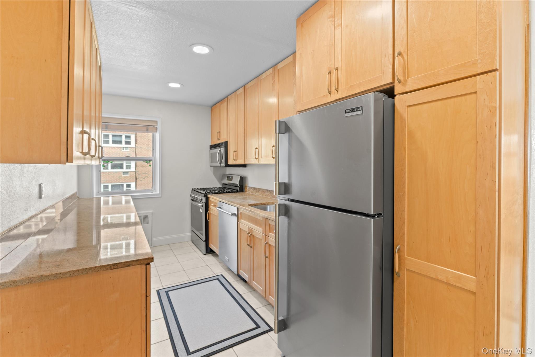 750 Shore Road # 2G, Long Beach, NY 11561