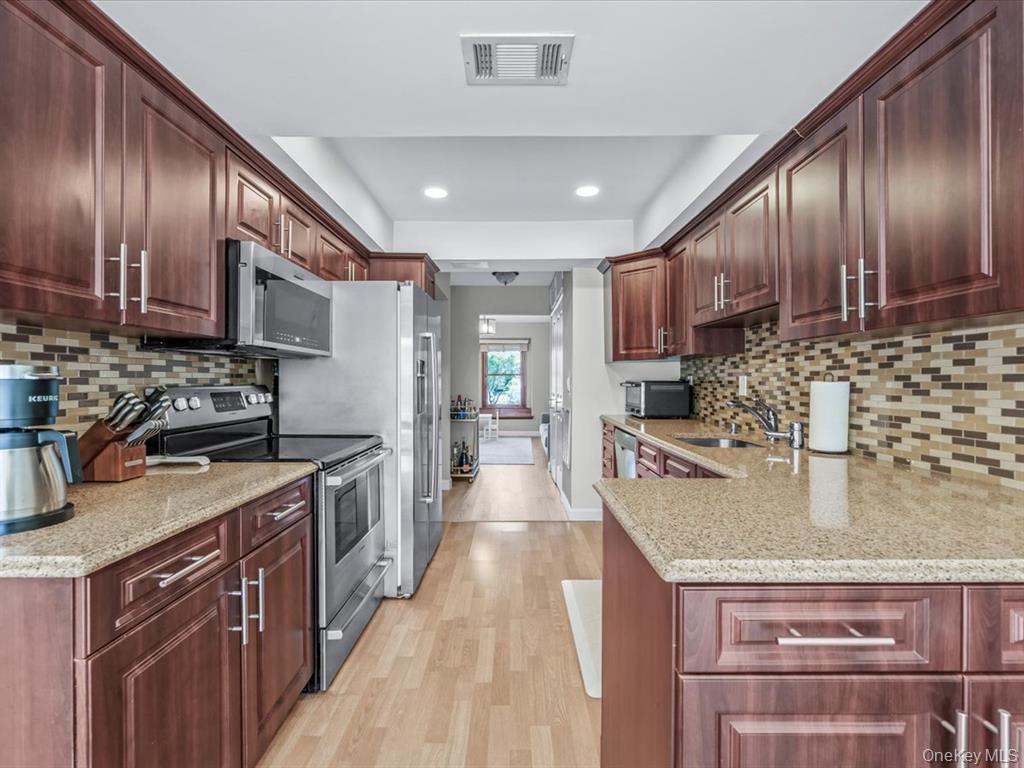 54 Hidden Ridge Drive, Syosset, NY 11791