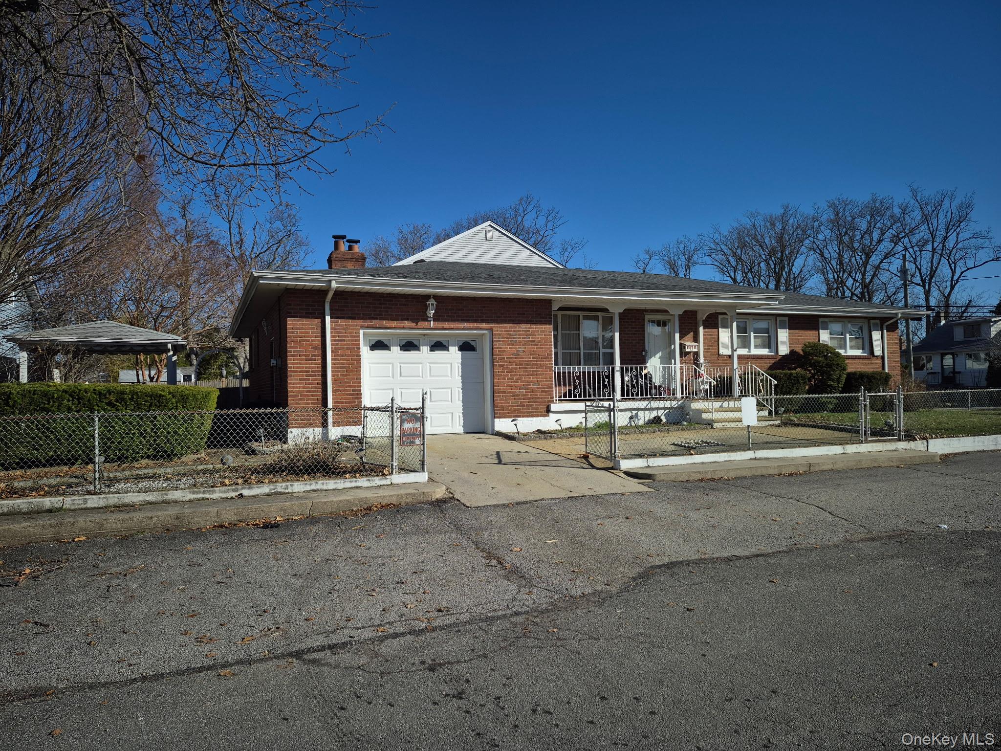 7 1st Avenue, Bayville, NY 11709