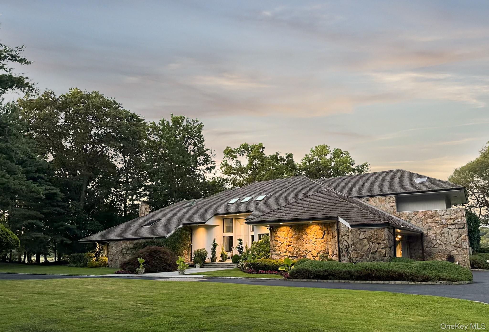 8 Mill Pond Lane, Lattingtown, NY 11560