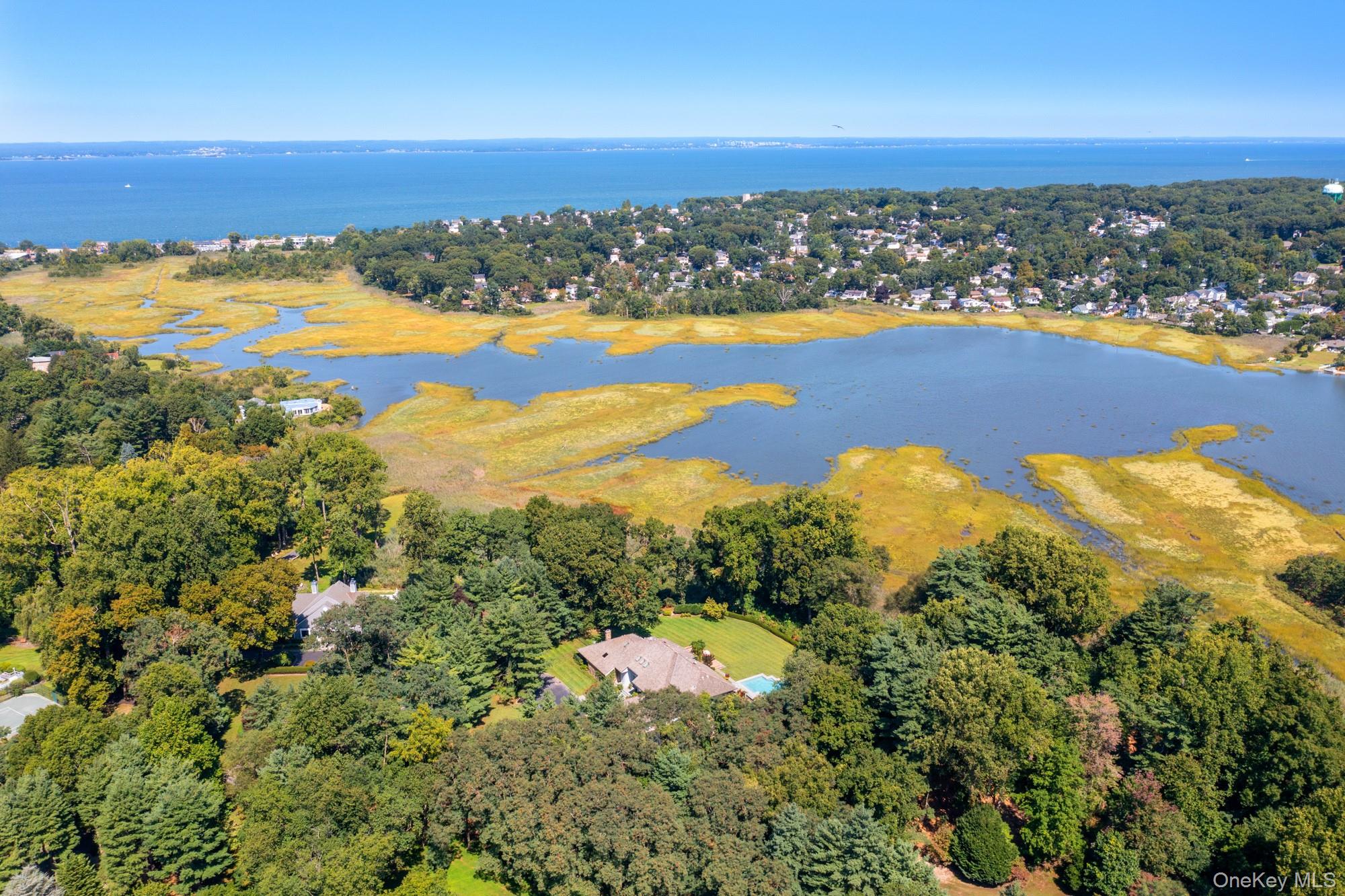 8 Mill Pond Lane, Lattingtown, NY 11560