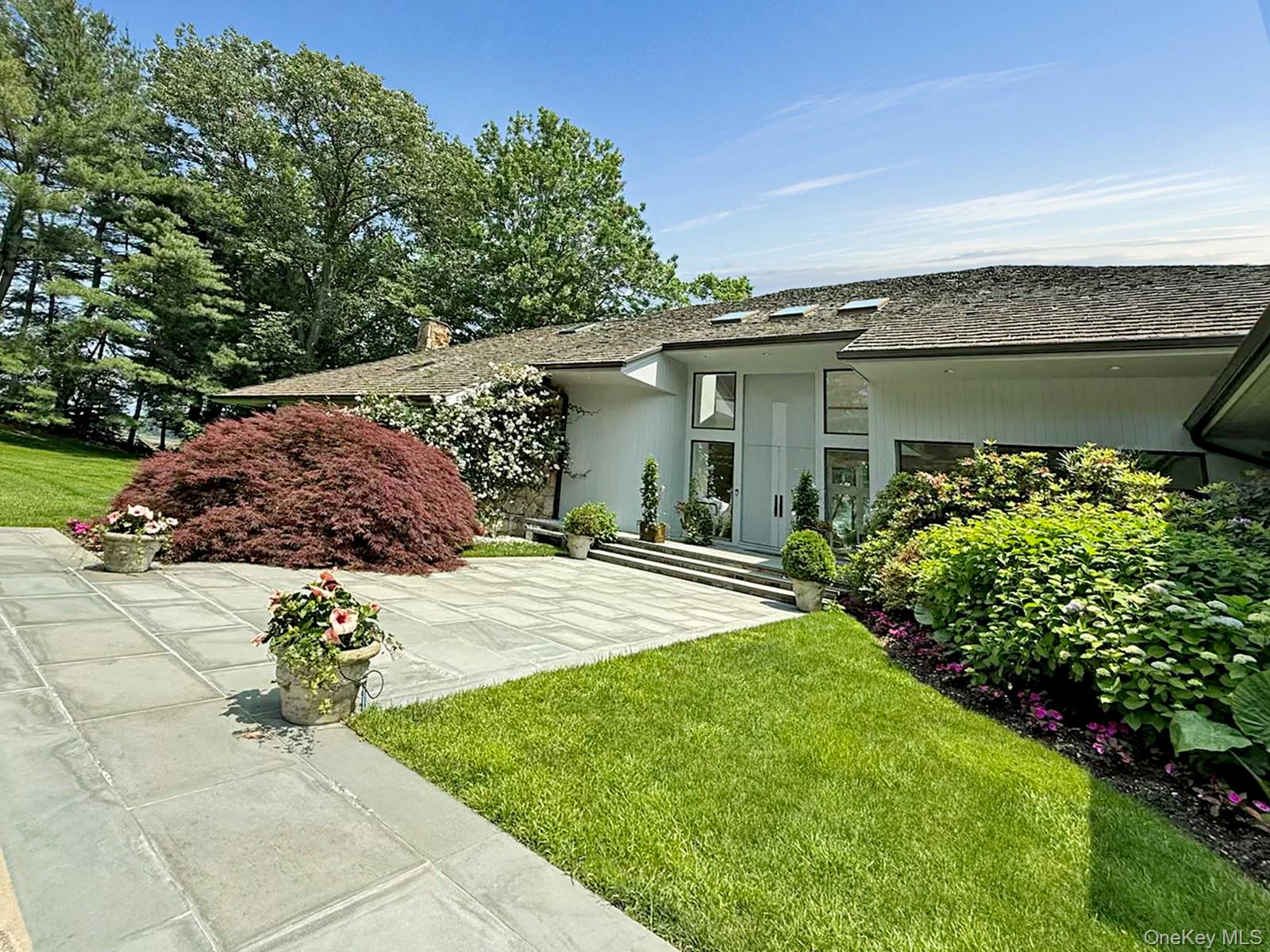 8 Mill Pond Lane, Lattingtown, NY 11560