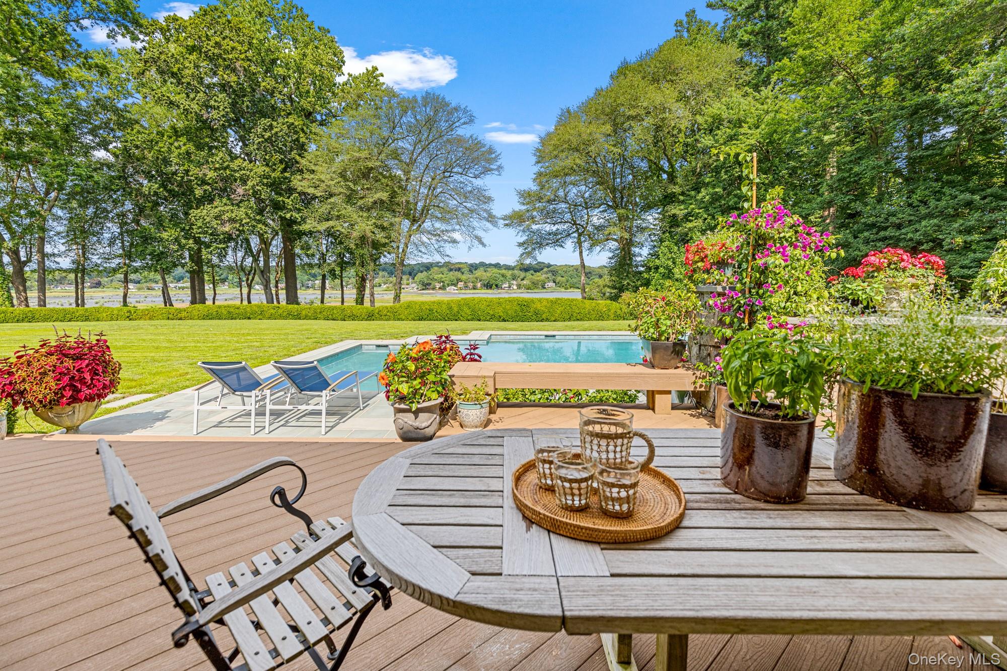 8 Mill Pond Lane, Lattingtown, NY 11560