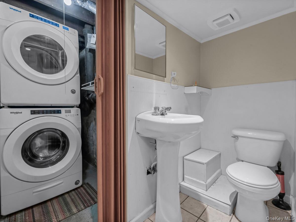 1255 Udall Road, Bay Shore, NY 11706