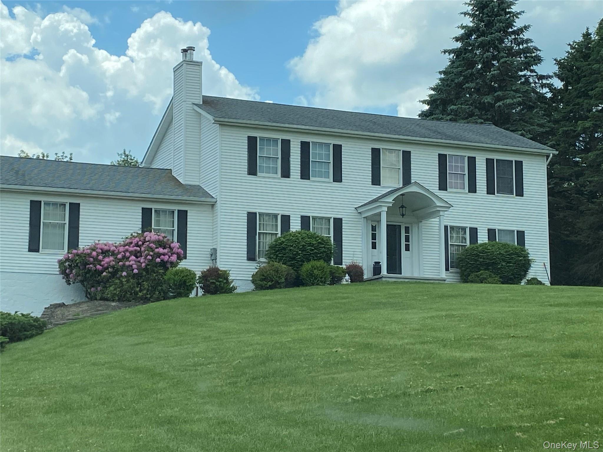 94 Stowe Drive, Poughquag, NY 12570