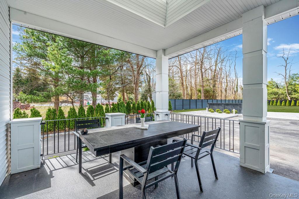 68 Fort Salonga Road, Northport, NY 11768