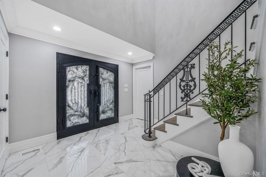 68 Fort Salonga Road, Northport, NY 11768