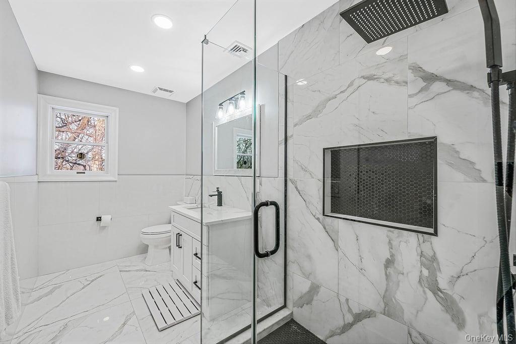 68 Fort Salonga Road, Northport, NY 11768