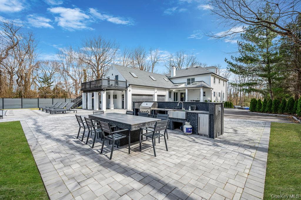 68 Fort Salonga Road, Northport, NY 11768