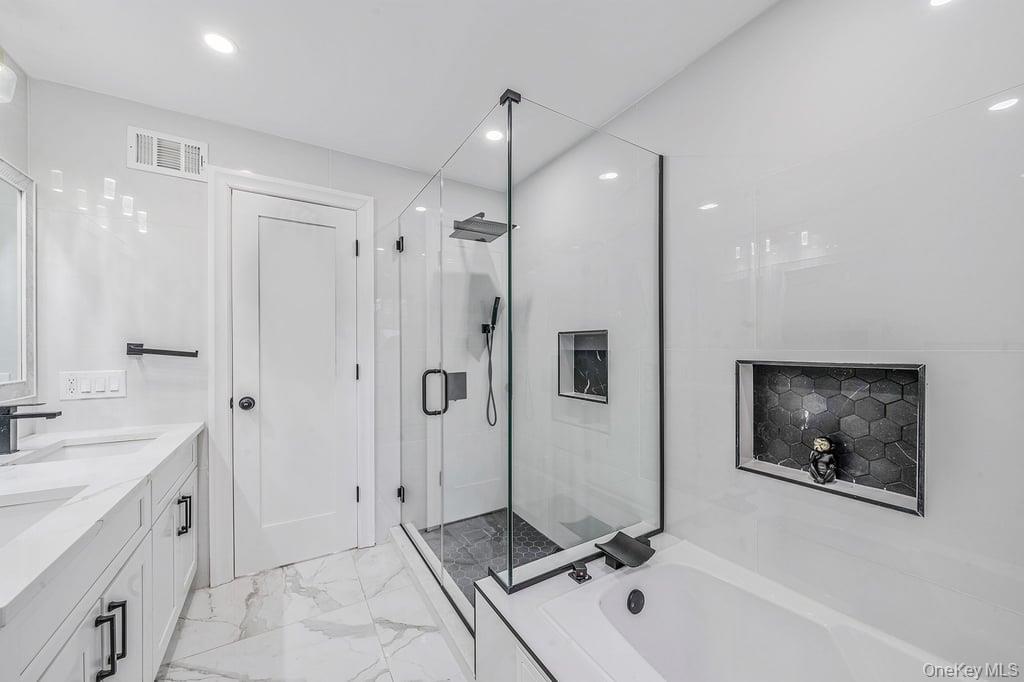 68 Fort Salonga Road, Northport, NY 11768