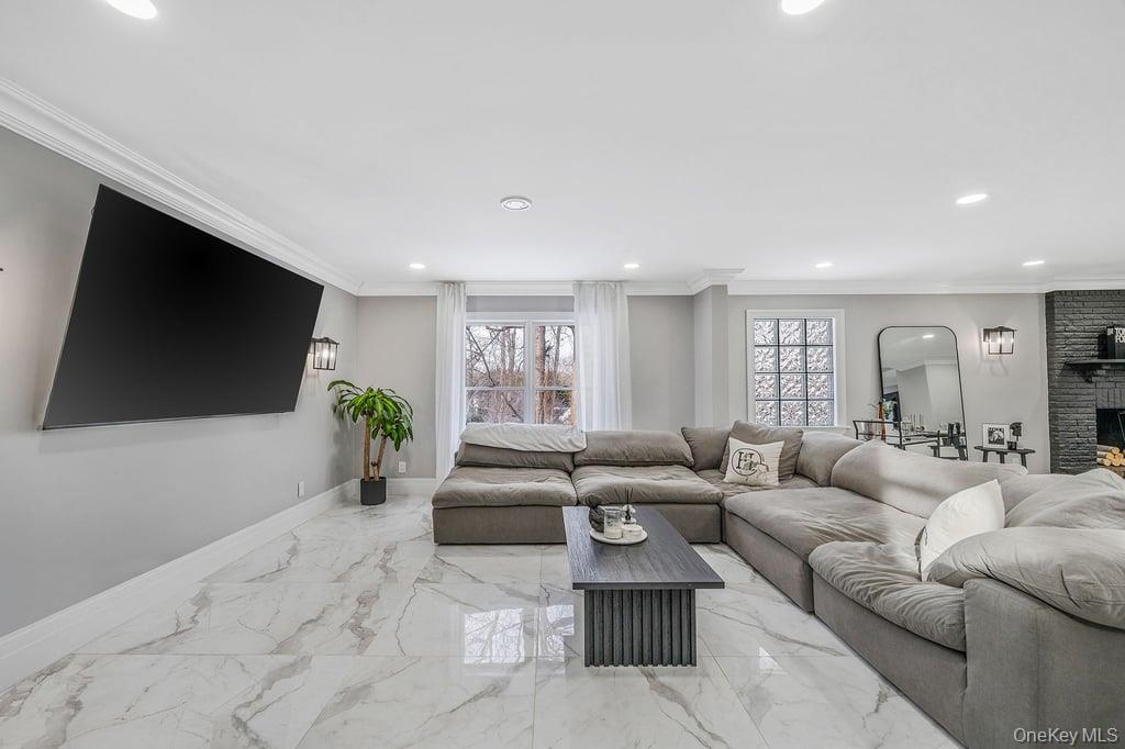 68 Fort Salonga Road, Northport, NY 11768