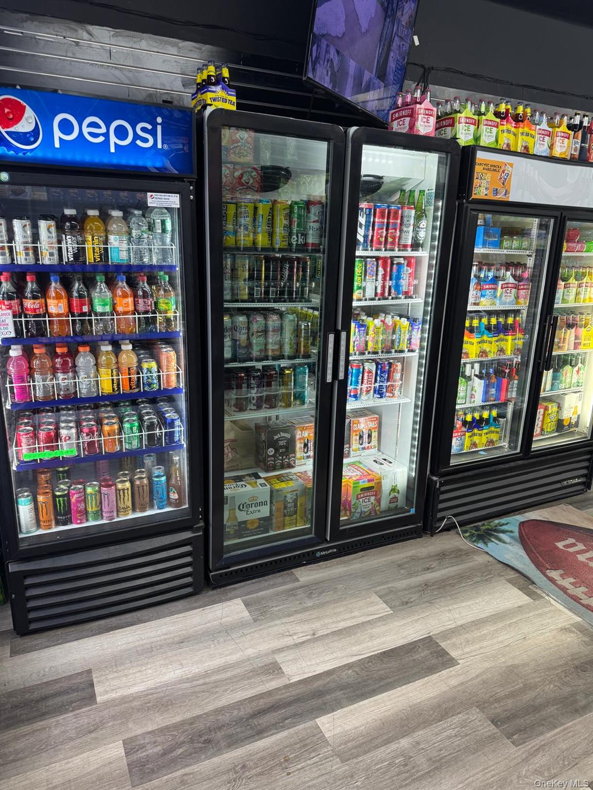 180 Merritts Road, Farmingdale, NY 11735