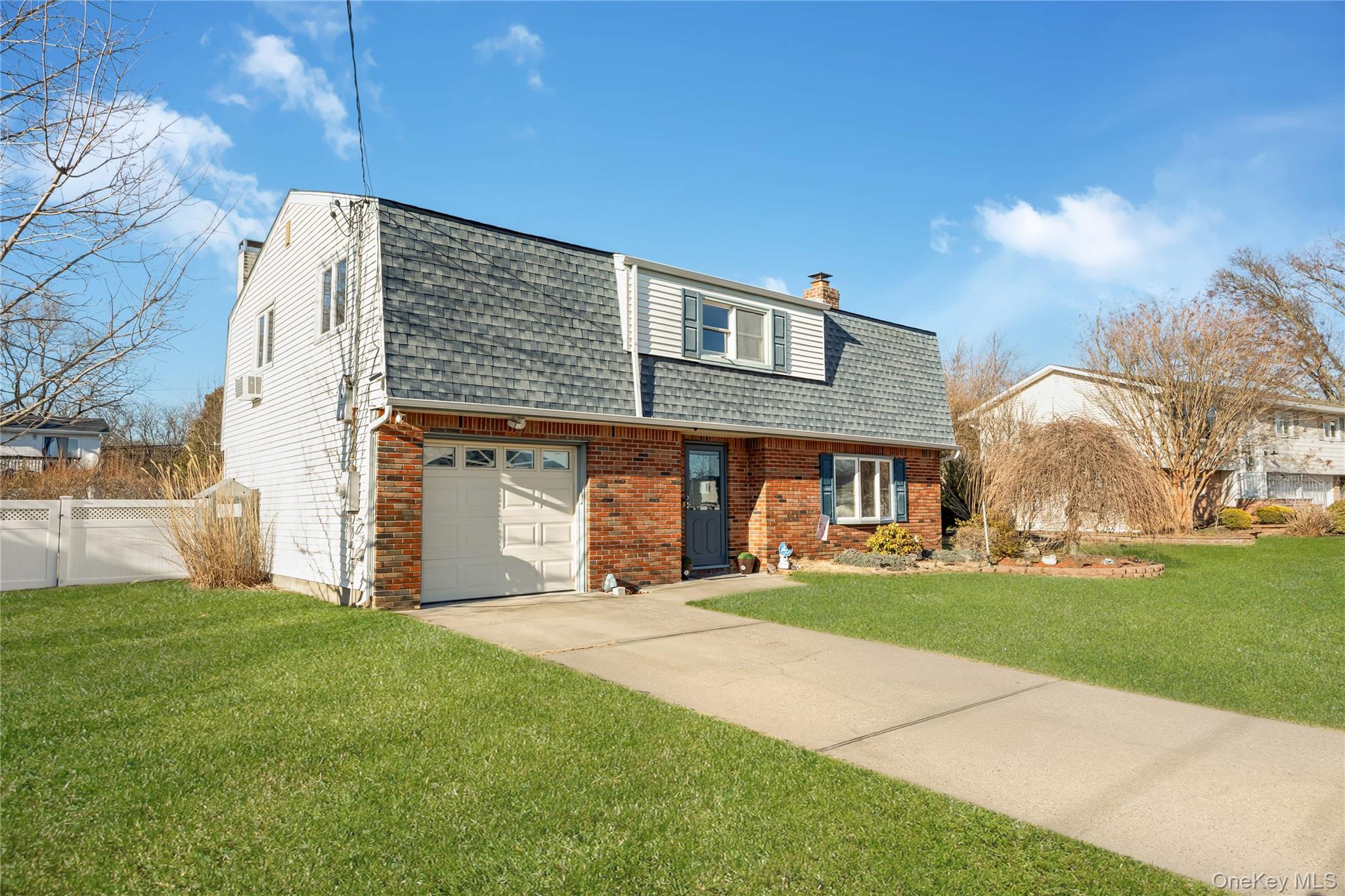 25 Windham Lane, Ronkonkoma, NY 11779