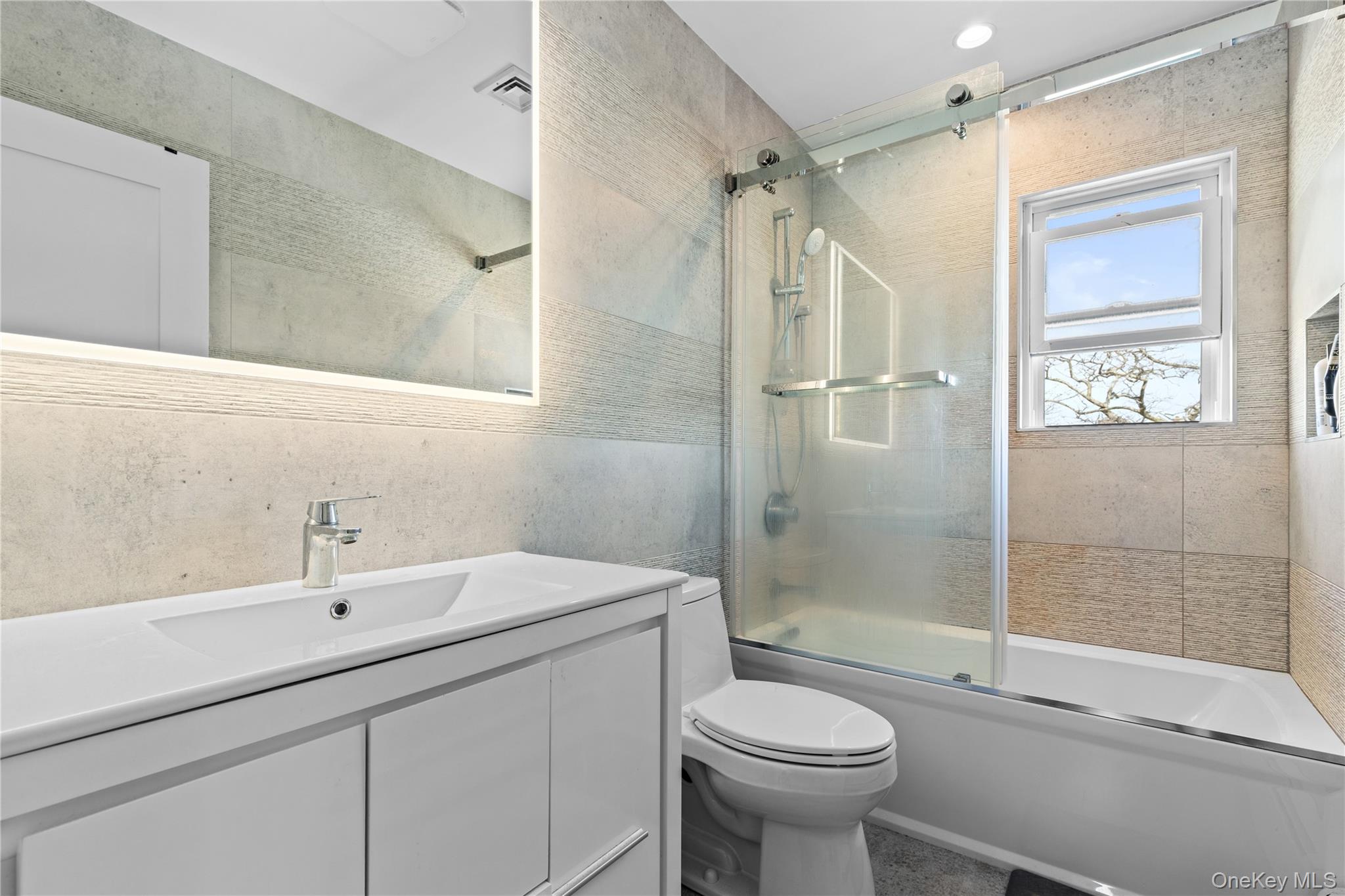 175 Roosevelt Boulevard # Upper, Long Beach, NY 11561