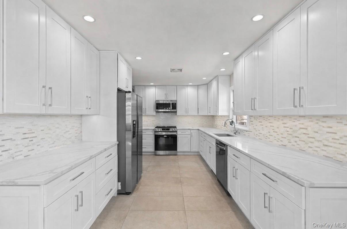 175 Roosevelt Boulevard # Upper, Long Beach, NY 11561