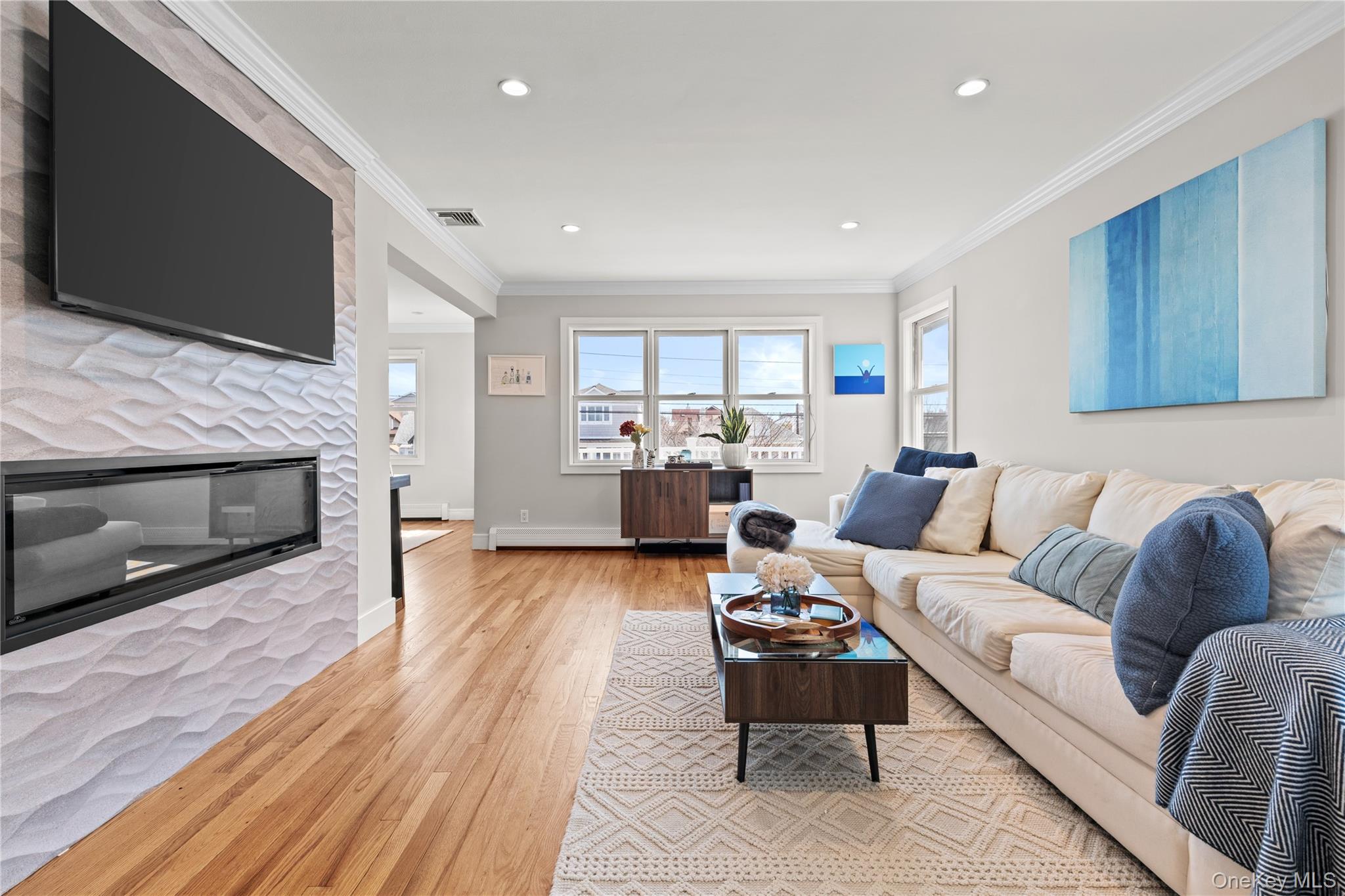 175 Roosevelt Boulevard # Upper, Long Beach, NY 11561