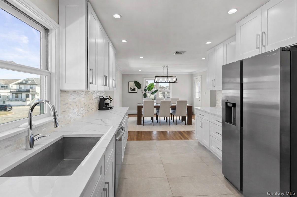 175 Roosevelt Boulevard # Upper, Long Beach, NY 11561