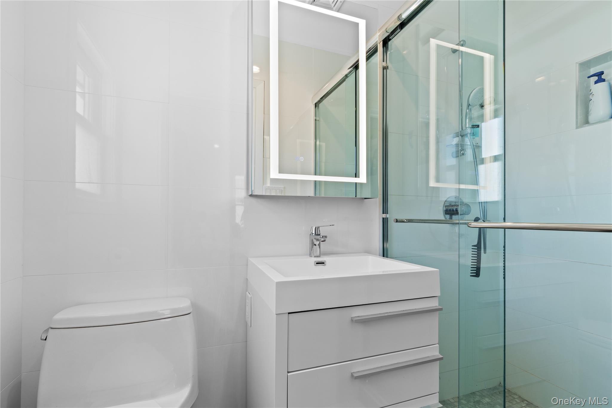 175 Roosevelt Boulevard # Upper, Long Beach, NY 11561