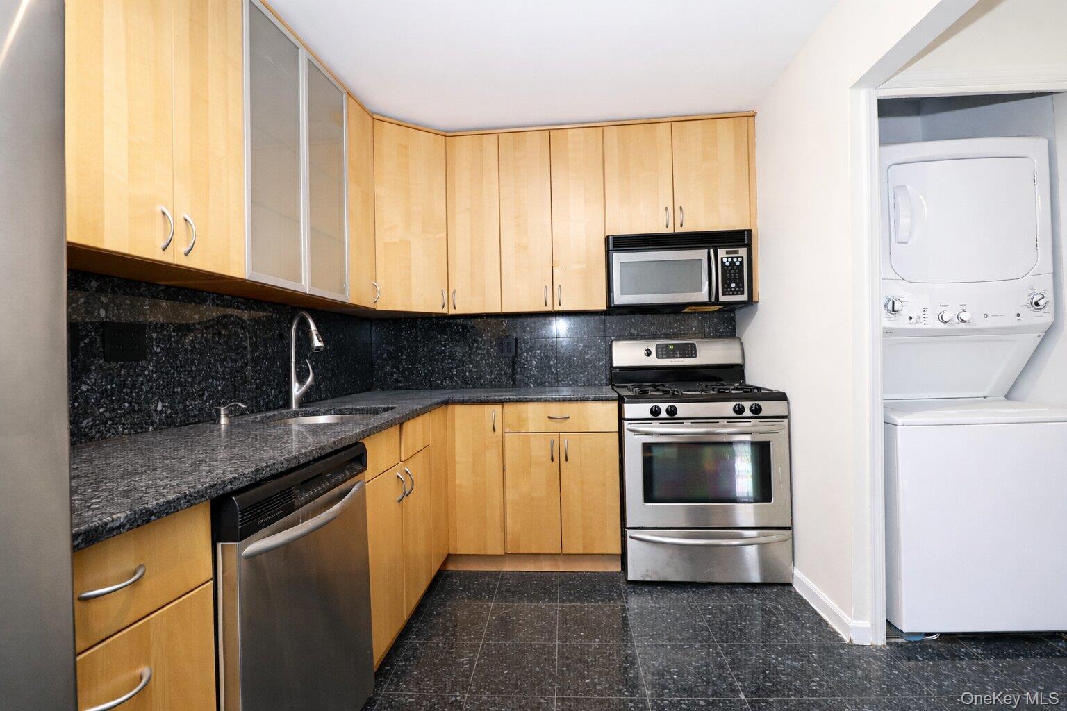 151-18 79th Street # 2K2, Howard Beach, NY 11414