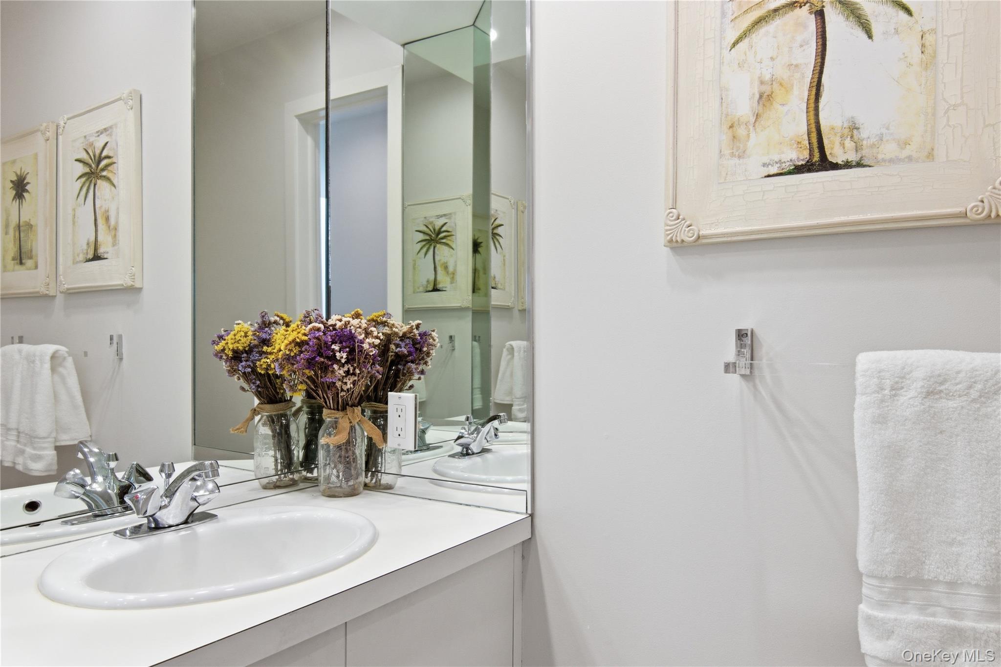 23 Library Avenue # 1, Westhampton Beach, NY 11978