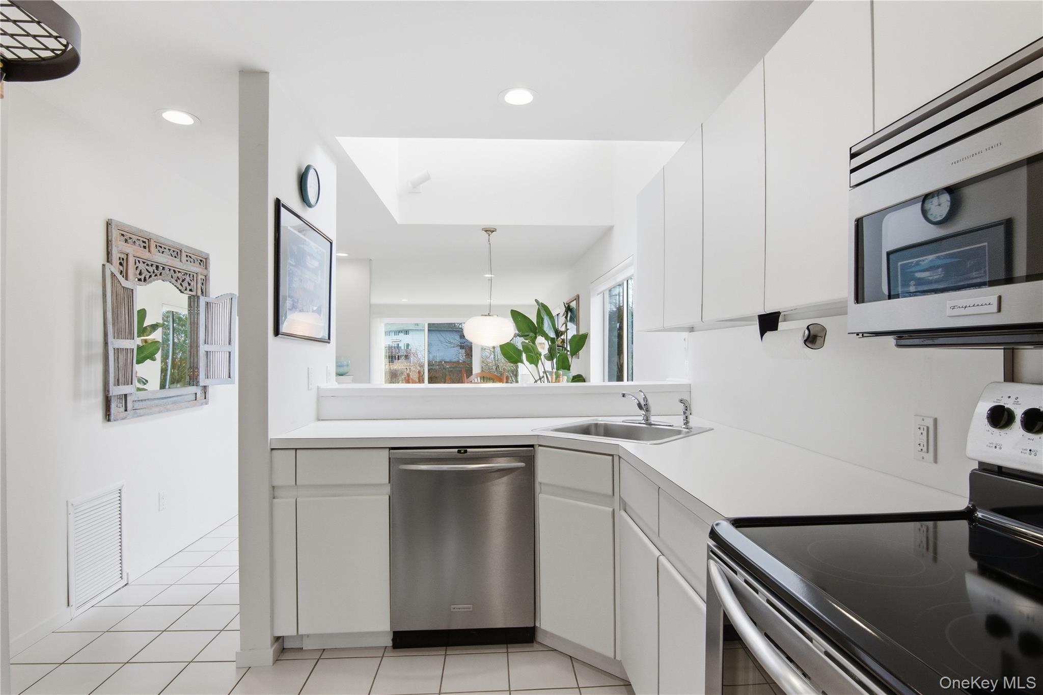 23 Library Avenue # 1, Westhampton Beach, NY 11978