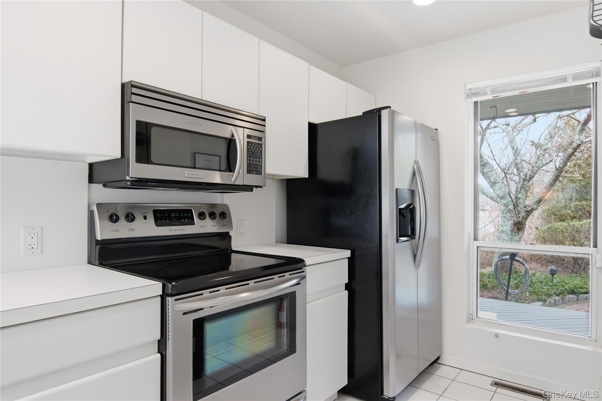 23 Library Avenue # 1, Westhampton Beach, NY 11978