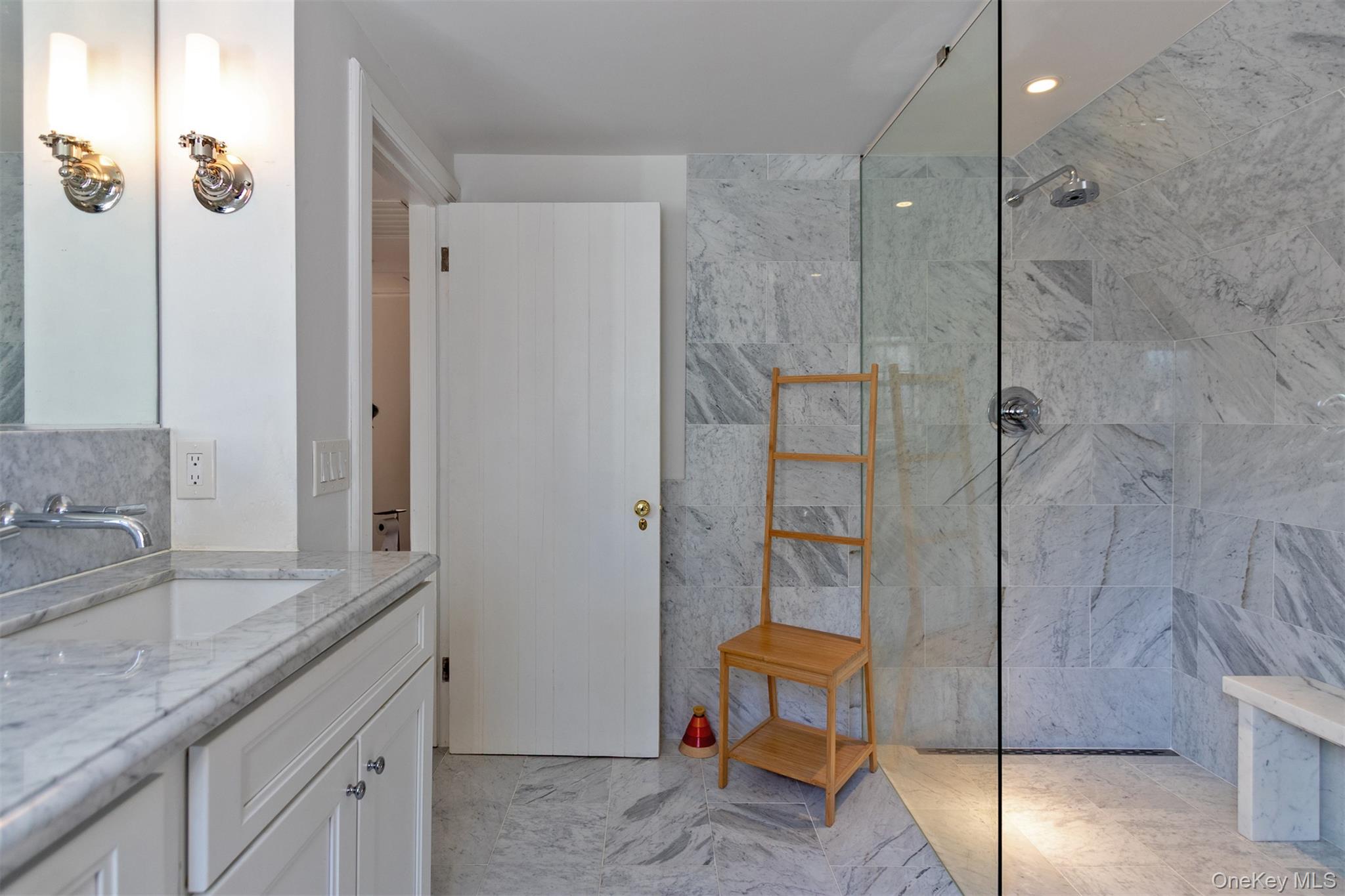 1 W Winding Road, Poughkeepsie, NY 12601