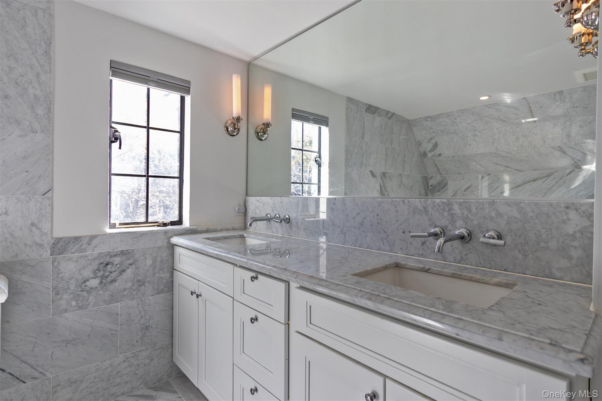 1 W Winding Road, Poughkeepsie, NY 12601