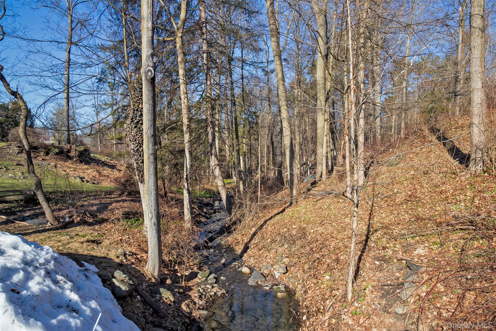 1 W Winding Road, Poughkeepsie, NY 12601