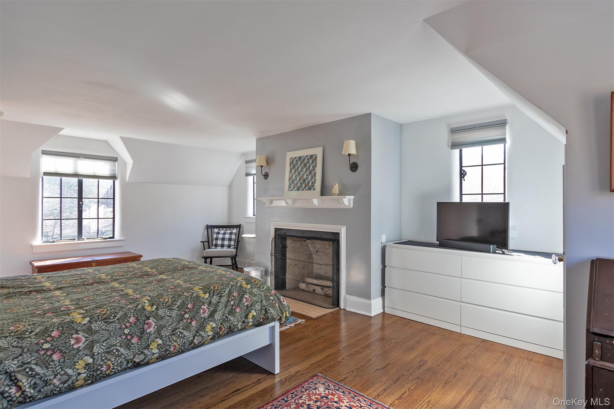 1 W Winding Road, Poughkeepsie, NY 12601