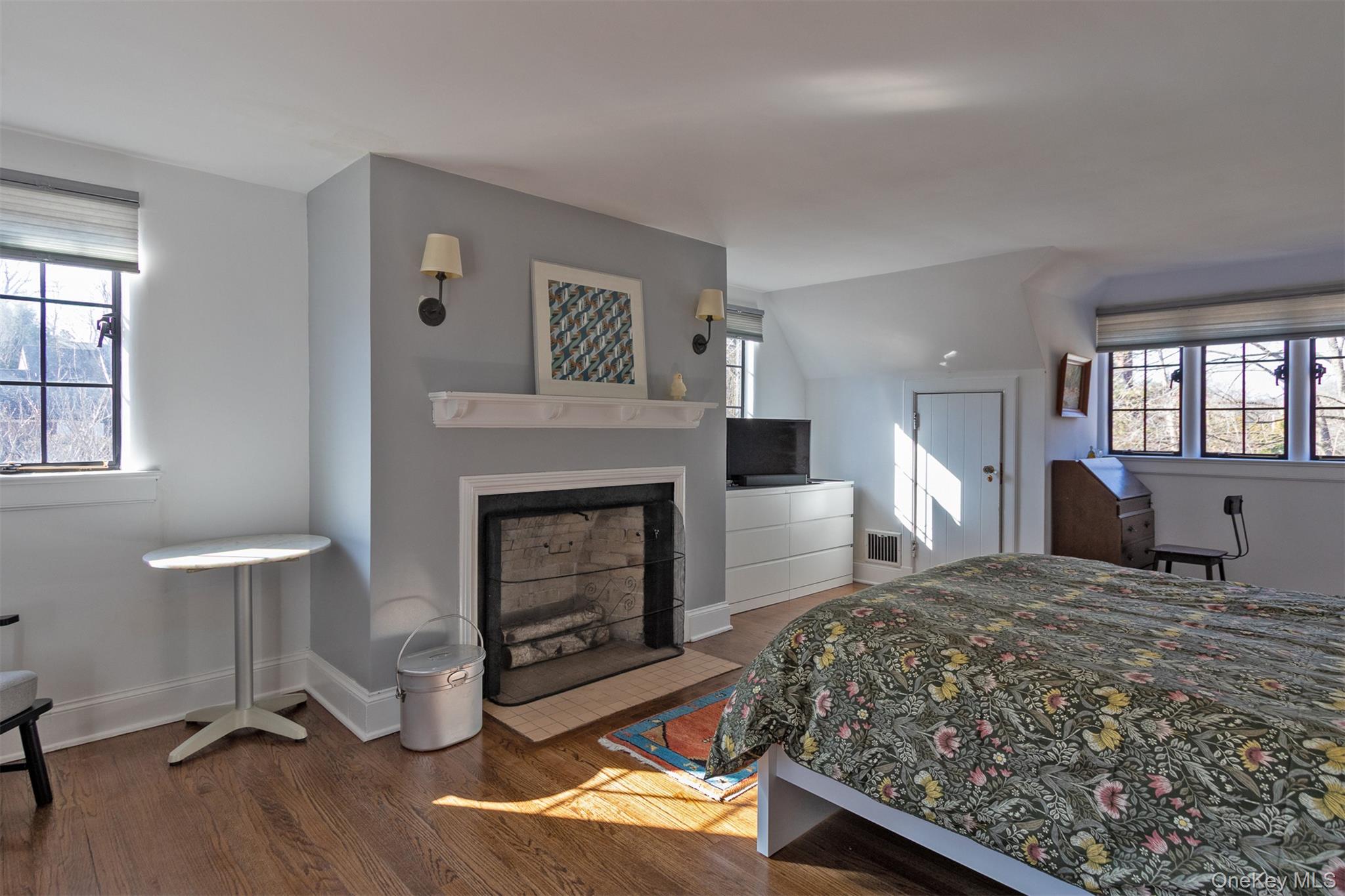 1 W Winding Road, Poughkeepsie, NY 12601