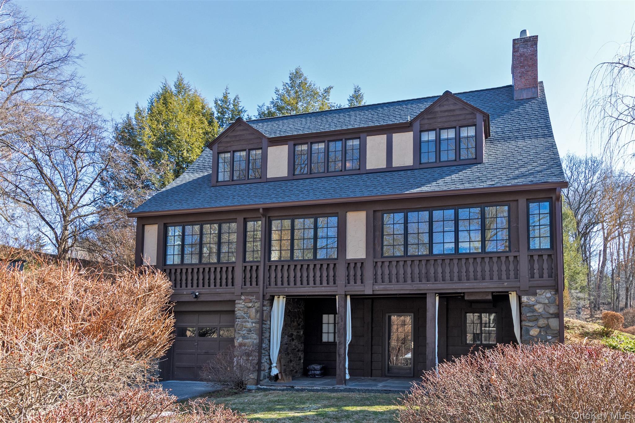 1 W Winding Road, Poughkeepsie, NY 12601