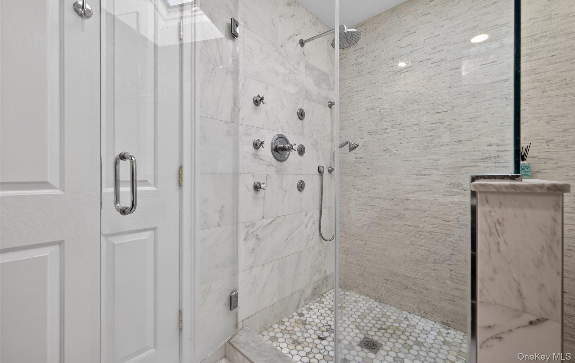 18 Chardonnay Road, Commack, NY 11725