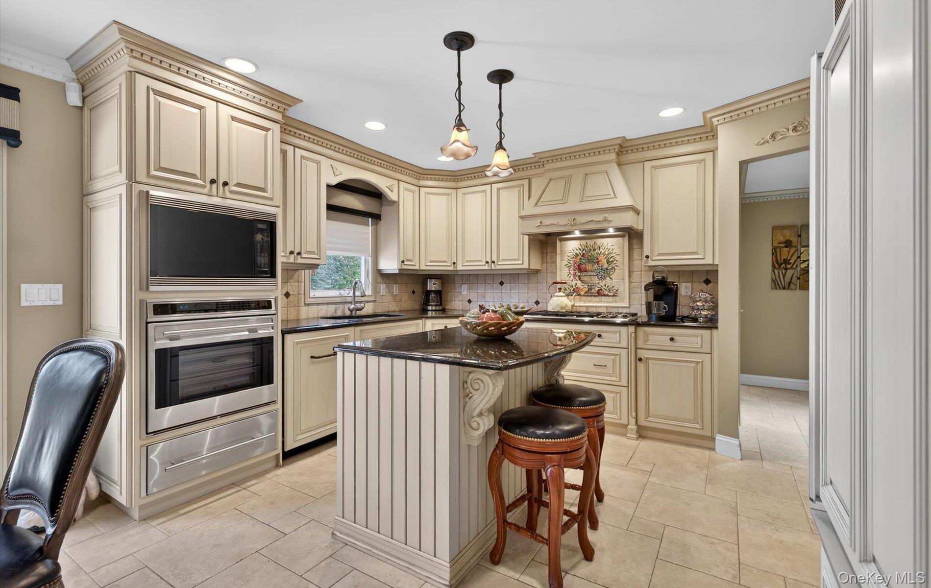 18 Chardonnay Road, Commack, NY 11725