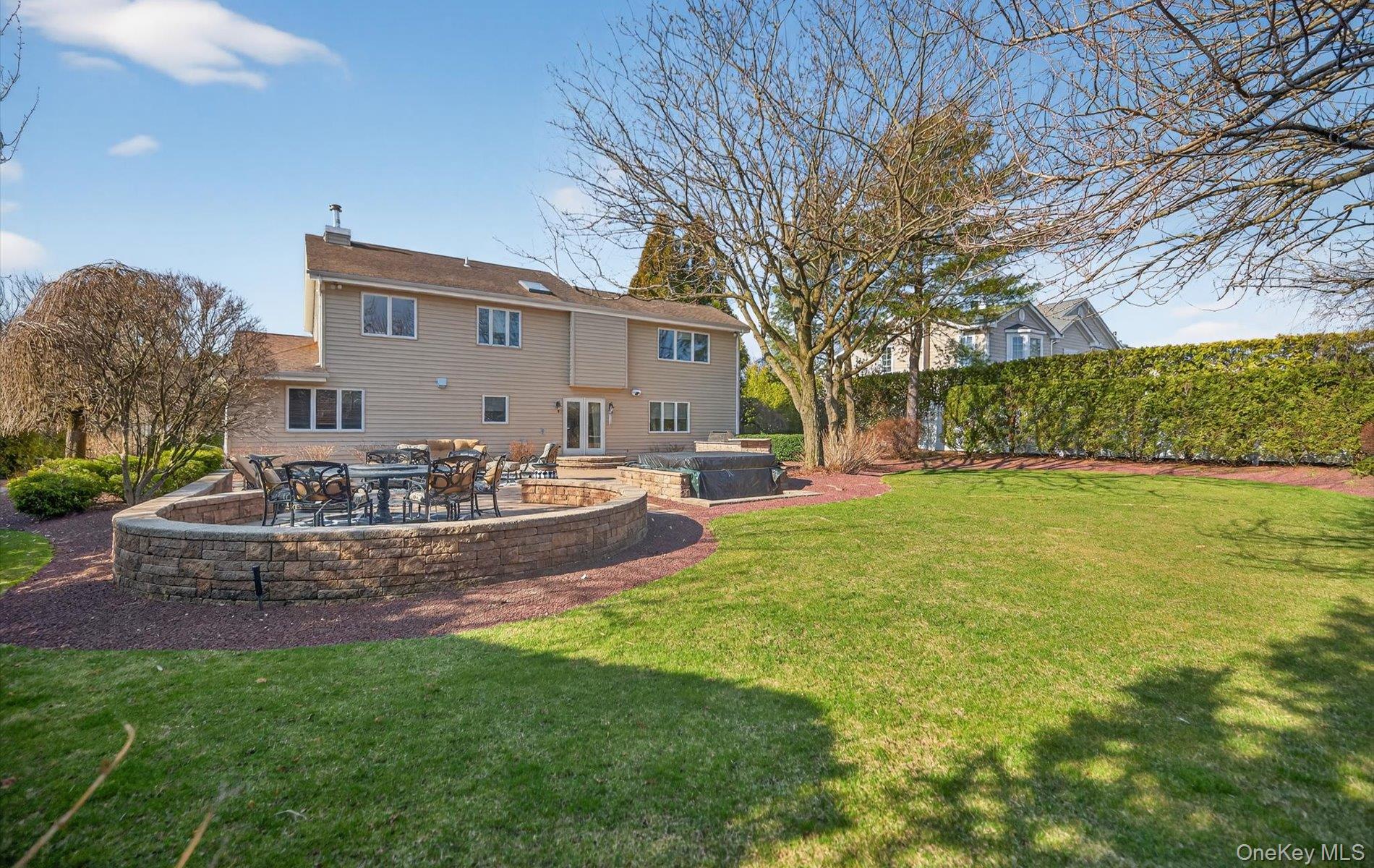 18 Chardonnay Road, Commack, NY 11725