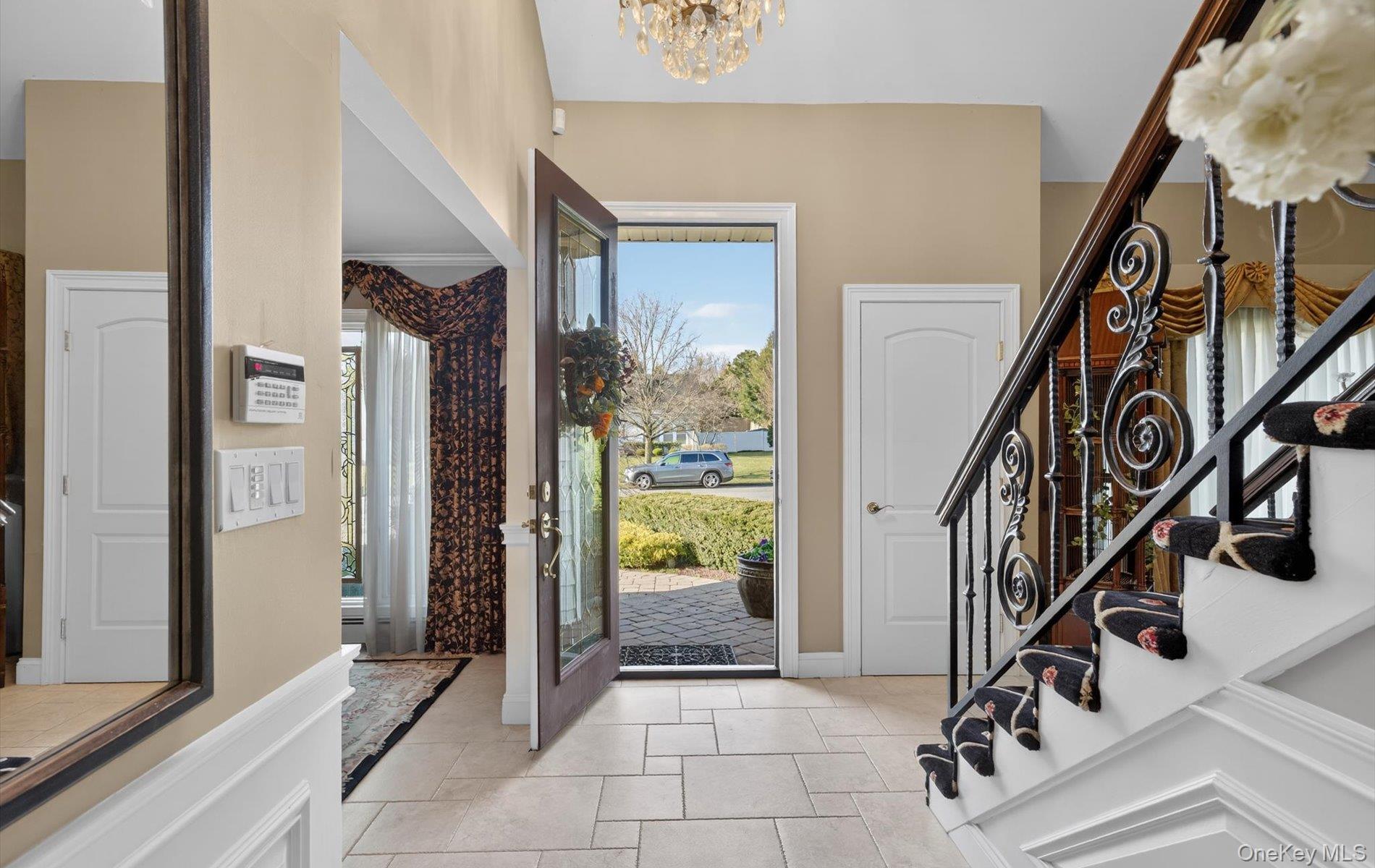 18 Chardonnay Road, Commack, NY 11725