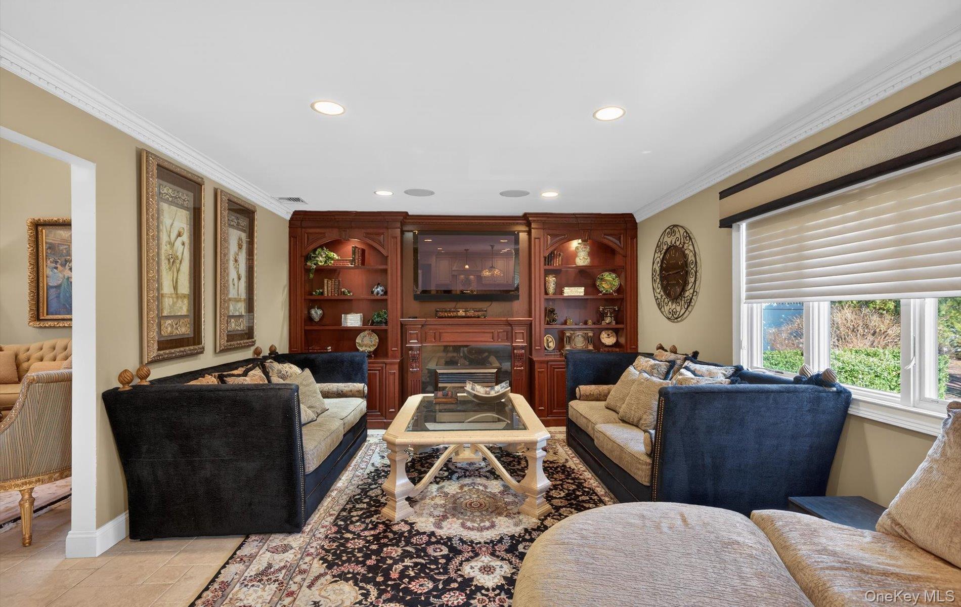 18 Chardonnay Road, Commack, NY 11725